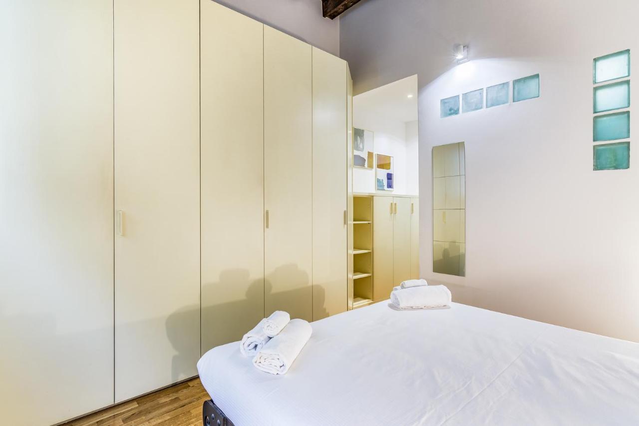 Ferrari Apartment Milan Exterior photo