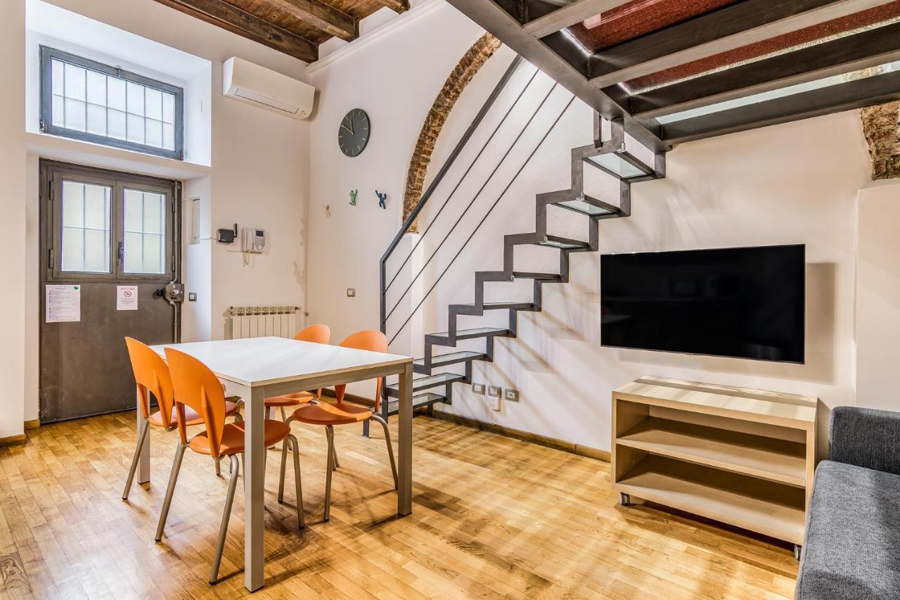 Ferrari Apartment Milan Exterior photo